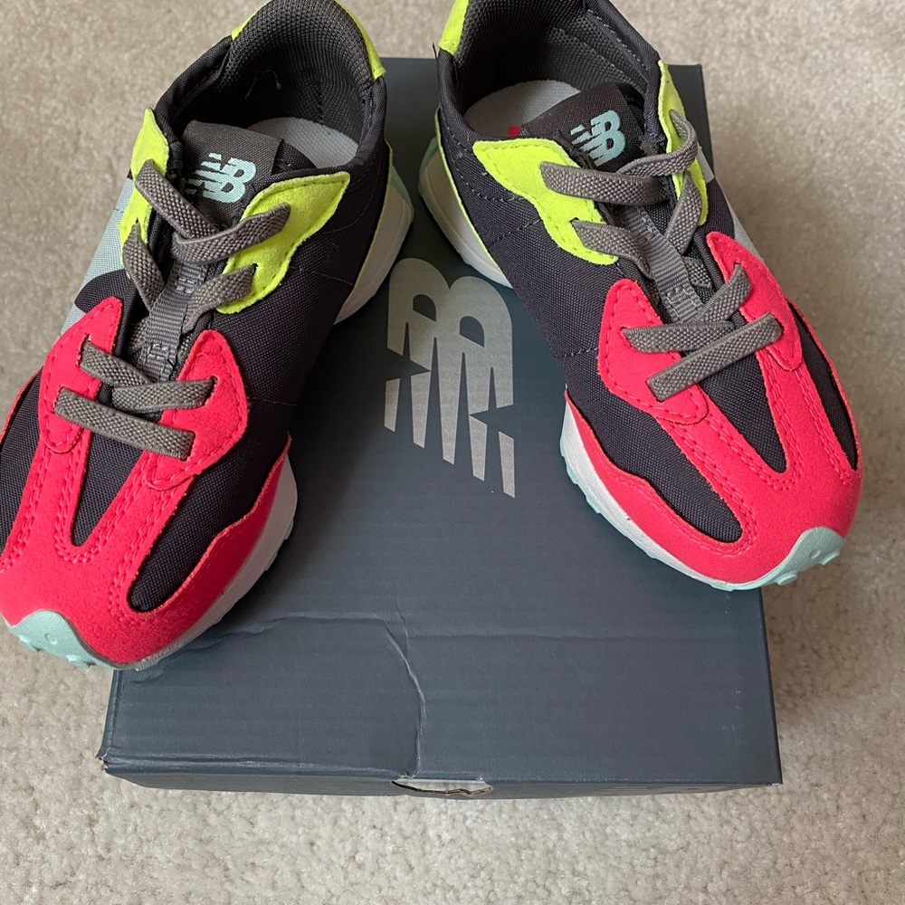 New balance sneaker - toddler Size 8C